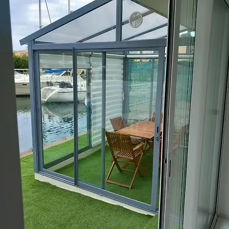 Petite Marina, Terrasse, Veranda, Pied Dans L'eau * Agde