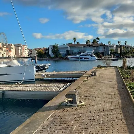 Petite Marina, Terrasse, Veranda, Pied Dans L'eau Apartament *