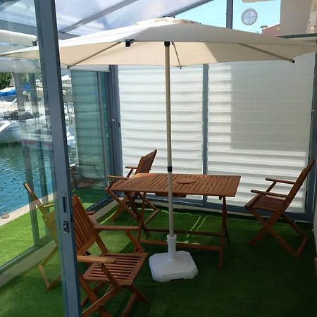 Apartament Petite Marina, Terrasse, Veranda, Pied Dans L'eau